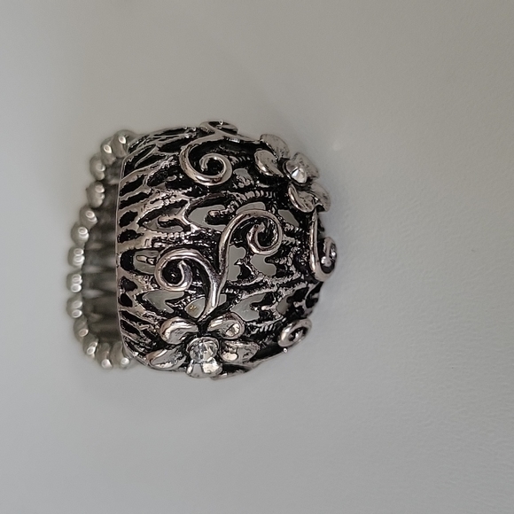 Earrings - Picture 4 of 4